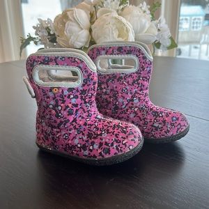 Bogs- toddler size 7